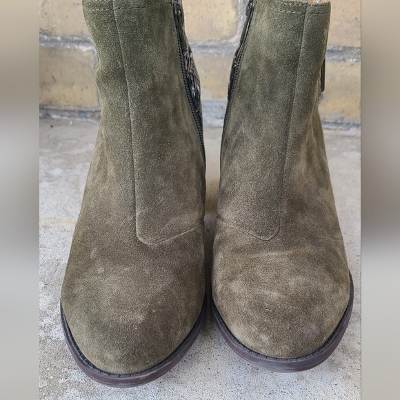 Vionic Naomi Ankle Boots - Picture 4 of 12